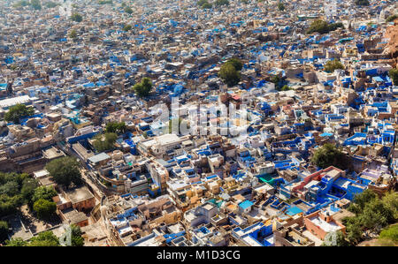 Luftaufnahme von Jodhpur Blue City scape von der Oberseite des Mehrangarh Fort von Jodhpur, Rajasthan, Indien. Stockfoto