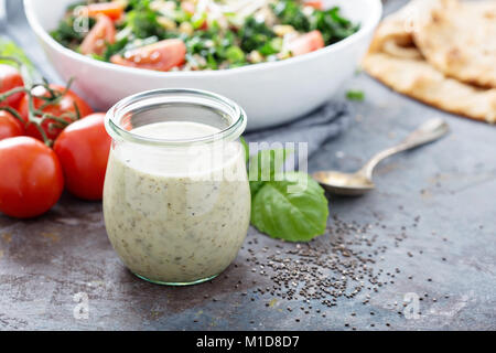 Chia Samen Salatsoße Stockfoto