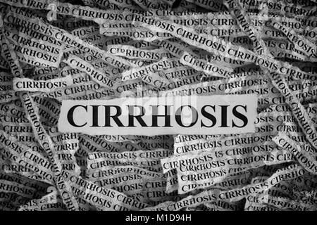 Zirrhose. Papierreste mit Wort Zirrhose. Konzept Bild. Schwarz und Weiß. Nahaufnahme. Stockfoto