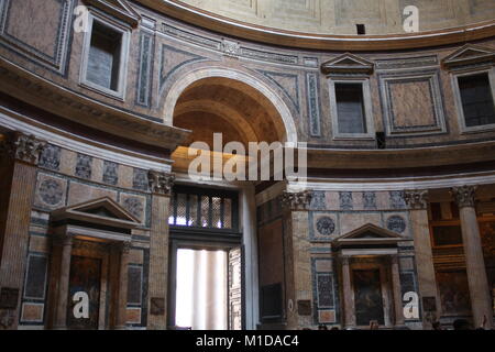 Im Pantheon - eines der berühmtesten Gebäude in Rom, Italien. Stockfoto