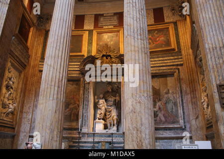 Im Pantheon - eines der berühmtesten Gebäude in Rom, Italien. Stockfoto