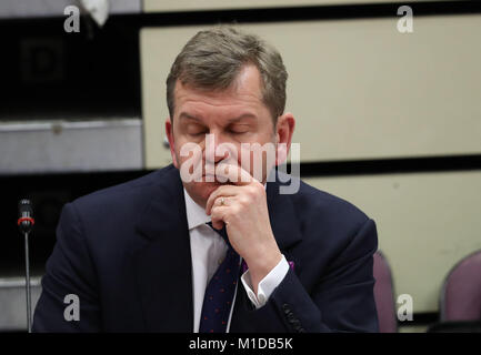 Royal Borough of Windsor und Maidenhead Rat leader Simon Dudley nimmt eine außerordentliche Sitzung einberufen, bei 70563 Rathaus, wo er ein Mißtrauensvotum Gesicht wird nach schlug er Rough Sleepers in Windsor vor der königlichen Hochzeit verschoben werden. Stockfoto