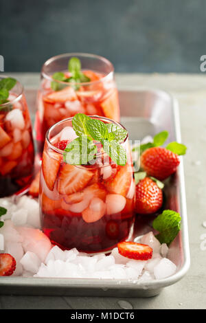 Erdbeereis Kaffee oder kalten Cocktail Stockfoto