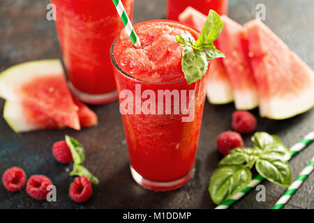 Erfrischende kalte Sommer trinken Wassermelone slushie Stockfoto