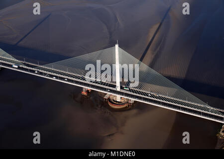 Luftbild der Neuen Runcorn Mersey Gateway Bridge, Chehsire, Großbritannien Stockfoto