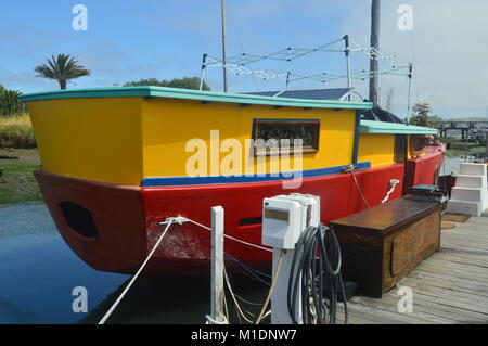 Schwimmende Häuser in Sausalito mit einem sehr lebendigen Farben in der Nähe von San Francisco. Juni 30, 2017 Sausalito San Francisco Kalifornien. USA. EEUU Stockfoto