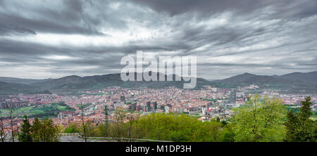 Bilbao Skyline von artxanda Berg, Panoramaaussicht Stockfoto