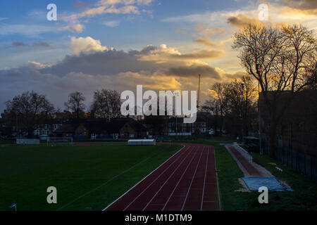 Sonnenuntergänge am Ladywell Felder, Lewisham Stockfoto