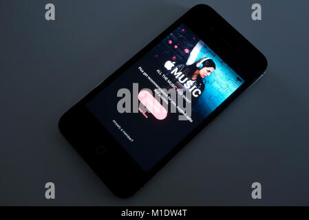 Apple Musik App auf dem Iphone 4S, UK. Stockfoto