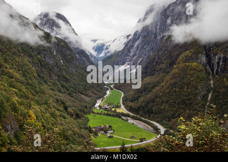 Blick auf das Tal von naeroy Stalheim, Nord-Norwegen, Norwegen. Stockfoto