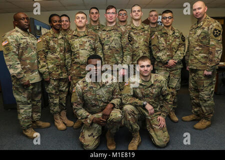 Soldaten mit 210Th Field Artillery Brigade pose für eine Gruppe Stockfoto