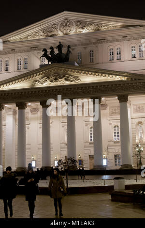 Gebäude des Bolschoi Theater am Abend, Beleuchtung in der Nacht in der Stadt Stockfoto