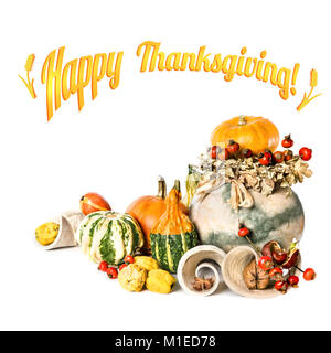 Komposition mit Herbstlaub, Kürbisse und Beeren. Happy Thanksgiving! Stockfoto