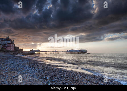 Cromer Pier bei Sonnenuntergang, auf North Norfolk Coast. Stockfoto