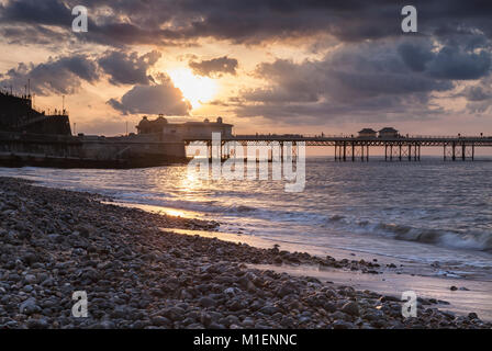 Cromer Pier bei Sonnenuntergang, auf North Norfolk Coast. Stockfoto