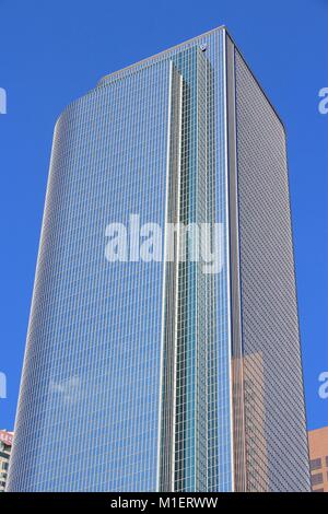 LOS ANGELES, USA - April 5, 2014: Zwei California Plaza Hochhaus in Los Angeles. Das Gebäude ist 229 m hoch und ist die 3. höchste Gebäude in Califo Stockfoto