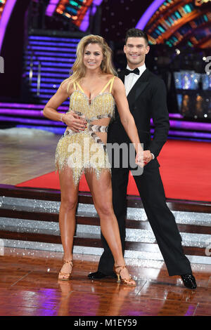 Gemma Atkinson & Aljaz Skorjanec am streng Come Dancing Live Tour Photocall, Arena Birmingham, Birmingham. Stockfoto