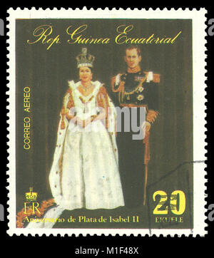 Äquatorialguinea - Stempel 1977: Colour Edition am 25 Krönung Jubiläum zeigt, Königin Elizabeth II. und Prinz Philippe Stockfoto