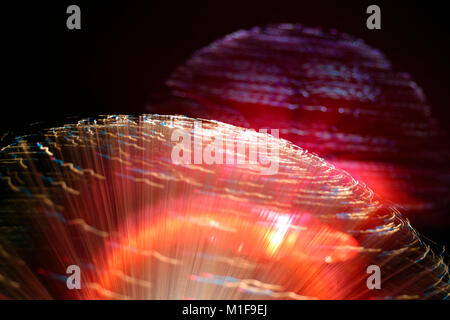 Fibre optic Lampen, abstrakte mehrfarbig auf schwarzem Hintergrund Stockfoto