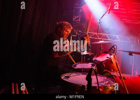 Norwegen, Bergen - November 17, 2017. Die Norwegischen Punkband Blut Befehl führt ein Live Konzert in Det Akademiske Kvarter in Bergen. (Foto: Gonzales Foto - Jarle H. Moe). Stockfoto