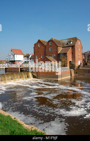 Fluss Kontrolle Regelung, restaurierte Mühle, Stroud, Gloucestershire, Severn Vale, England, UK, Europa Stockfoto