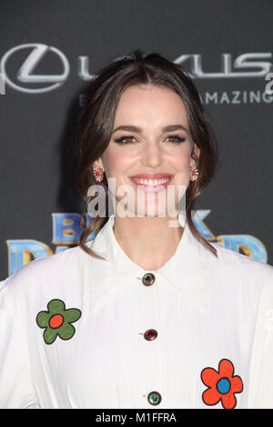 Elizabeth Henstridge 01/29/2018 Die Weltpremiere von 'Black Panther' auf der Dolby Theatre in Los Angeles, CA Foto von Izumi Hasegawa/HollywoodNewsWire. Zusammenarbeit Stockfoto