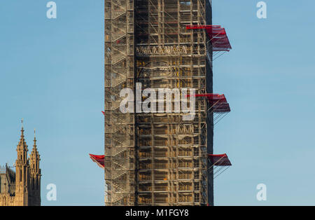 Die Westminster Bridge, London, UK. 30 Jan, 2018. UK Wetter. UK Wetter. Starke Sonneneinstrahlung Hits die Häuser des Parlaments von Westminster Bridge gesehen. Credit: Malcolm Park/Alamy Leben Nachrichten. Stockfoto