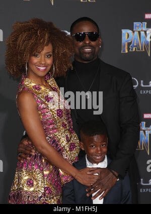 Los Angeles, Ca, USA. 29 Jan, 2018. Ryan Michelle Bathe, Sterling Brown, Andrew Brown, bei Marvel Studios' Welt Premiere von Black Panther am Dolby Theatre in Los Angeles, Kalifornien, am 29. Januar 2018. Credit: MediaPunch Inc/Alamy leben Nachrichten Stockfoto