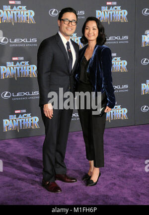 Los Angeles, Kalifornien, USA. 29 Jan, 2018. Schauspieler Randall Park und Frau Jae Suh Park besuchen die Weltpremiere von Marvel Studios' 'Black Panther' bei Dolby Theater, am 29. Januar in Los Angeles, Kalifornien 2018. Foto von Barry King/Alamy leben Nachrichten Stockfoto