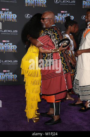 Los Angeles, Ca, USA. 29 Jan, 2018. Angela Bassett, bei Marvel Studios' Welt Premiere von Black Panther am Dolby Theatre in Los Angeles, Kalifornien, am 29. Januar 2018. Credit: MediaPunch Inc/Alamy leben Nachrichten Stockfoto