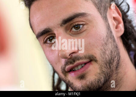 Cardiff, Wales, UK. 30. Januar, 2018. Josh Navidi von Wales Sprechen während der Welsh Rugby Union Interviews in den Medien an der Vale Hotel und Resort Hensol, Cardiff Wales heute vor Sechs fixture Nationen mit Schottland am Wochenende. Credit: Phil Rees/Alamy leben Nachrichten Stockfoto