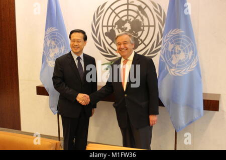 Uno, New York, USA. 30 Jan, 2018. Chinas neue UN-Botschafter Ma Zhaoxu stellte seine Anmeldeinformationen für UN-Sec-Gen Antonio Guterres. Foto: Matthew Russell Lee/Innere Stadt drücken Sie Stockfoto