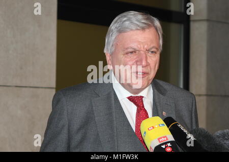 Bilder von der Fraktion sprechen Fraktionssitzung, den 30. Januar 2018, Berlin, Deutschland, Deutsche Politik, in der Willy-brand-Haus featuringm, Volker Bouffier Stockfoto