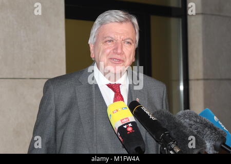 Bilder von der Fraktion sprechen Fraktionssitzung, den 30. Januar 2018, Berlin, Deutschland, Deutsche Politik, in der Willy-brand-Haus featuringm, Volker Bouffier Stockfoto