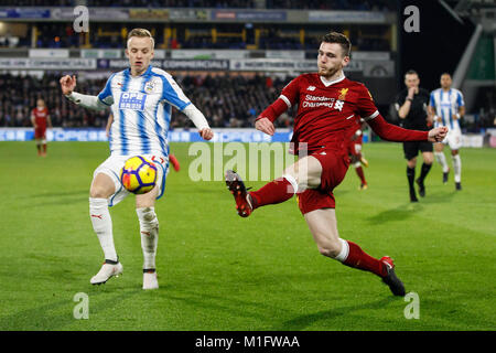 Huddersfield, Großbritannien. 30 Jan, 2018. Andrew Robertson von Liverpool in der Premier League Match zwischen Huddersfield Town und Liverpool bei John Smith's Stadium am 30. Januar 2018 in Huddersfield, England. (Foto von Daniel Chesterton/phcimages.com) Credit: PHC Images/Alamy leben Nachrichten Stockfoto