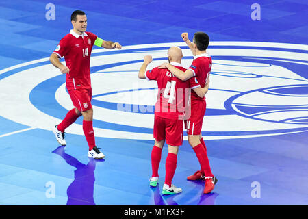 Ljubljana, Slowenien. 30 Jan, 2018. Serbische Spieler feiern nach dem Scoring eine Ausgleichsladung Ziel während UEFA Futsal Meisterschaft 2018 Match zwischen Slowenien und Serbien im Arena Stožice in Ljubljana, Slowenien am 30. Januar 2018. Credit: Jure Makovec/Alamy leben Nachrichten Stockfoto