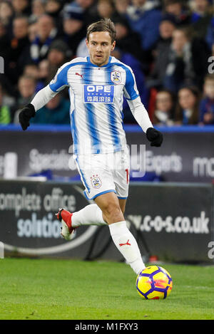 Huddersfield, Großbritannien. 30 Jan, 2018. Chris Lowe von Huddersfield Town während der Premier League Match zwischen Huddersfield Town und Liverpool bei John Smith's Stadium am 30. Januar 2018 in Huddersfield, England. (Foto von Daniel Chesterton/phcimages.com) Credit: PHC Images/Alamy leben Nachrichten Stockfoto