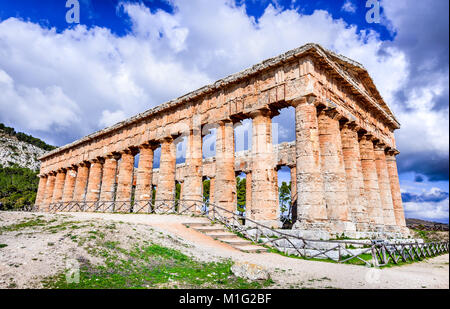 Segesta, Italien. Antike griechische Tempel von Saegesta, dorischen Architektur in Sizilien, Magna Graecia. Stockfoto