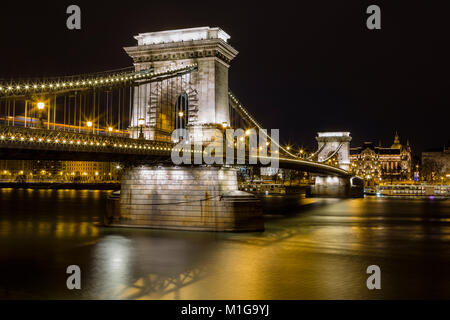 Die Kettenbrücke in Budapest Stockfoto