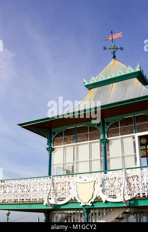 Clevedon, Großbritannien - 15 Februar 2013: Detail auf der historischen viktorianischen Pier in Clevedon auf dem Kanal von Bristol, Somerset, Großbritannien Stockfoto