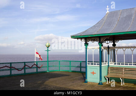 Clevedon, Großbritannien - 15 Februar 2013: Detail auf der historischen viktorianischen Pier in Clevedon auf dem Kanal von Bristol, Somerset, Großbritannien Stockfoto