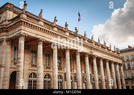 BORDEAUX, Frankreich - 26. Januar 2018: die architektonischen Details des Grand Opera von Bordeaux an einem Wintertag Stockfoto