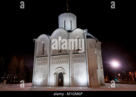 Die Kathedrale Saint Demetrius ist eine Kathedrale in der alten russischen Stadt Wladimir, Russland. UNESCO-Weltkulturerbe. Stockfoto