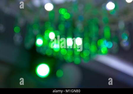 Grüne Lichter Hintergrund. bokeh Glitter vintage Lichter defokussierten Hintergrund Stockfoto