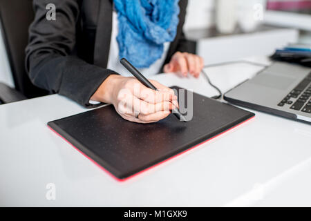 Zeichnung auf der digitalen Karte Stockfoto