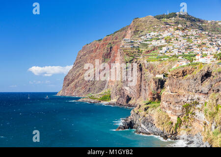 Madeira Portugal Madeira Blick Richtung Cabo Girao eine der weltweit höchsten Klippen von Camara de Lobos, die Südküste von Madeira, Portugal, EU, Europa Stockfoto