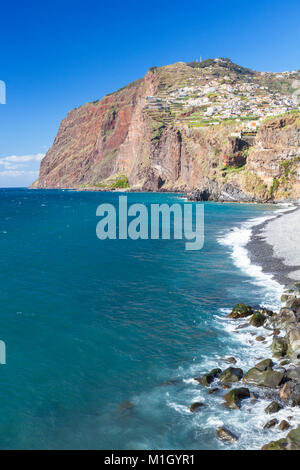 Madeira Portugal Madeira Blick Richtung Cabo Girao eine der weltweit höchsten Klippen von Camara de Lobos, die Südküste von Madeira, Portugal, EU, Europa Stockfoto