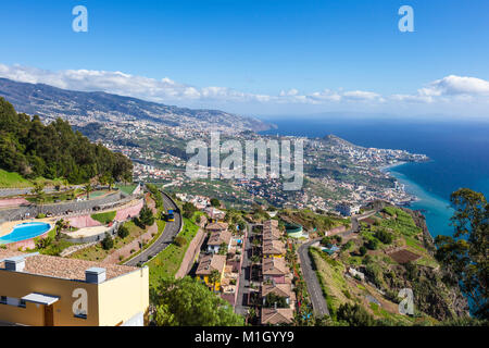 Madeira Portugal Madeira Blick vom Cabo Girao, einer der höchsten Klippen Europas in Richtung Funchal, Madeira, Portugal, EU, Europa Stockfoto