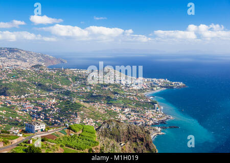 Madeira Portugal Madeira Blick vom Cabo Girao, einer der höchsten Klippen Europas in Richtung Funchal, Madeira, Portugal, EU, Europa Stockfoto