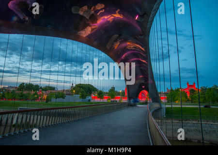 Matadero Brücke, Nacht. Madrid Rio, Madrid, Spanien. Stockfoto